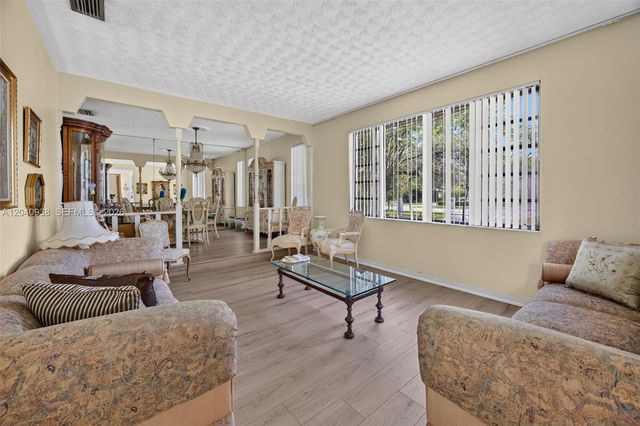 11405 SW 32nd Street, Miami, FL 33165