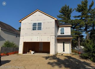 9400 Roland Drive, Brighton, MI 48116