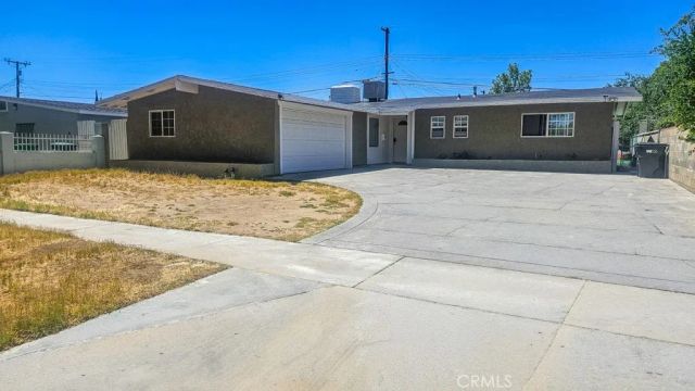 1046 W Holguin, Lancaster, CA 93534