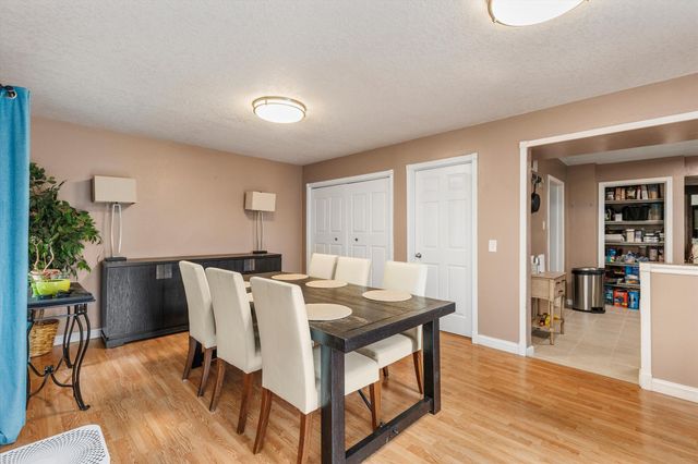 10211 NW 80th Lane, Johnston, IA 50131