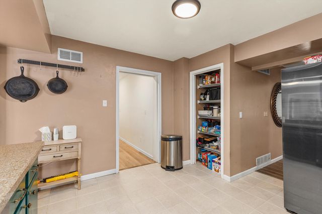 10211 NW 80th Lane, Johnston, IA 50131