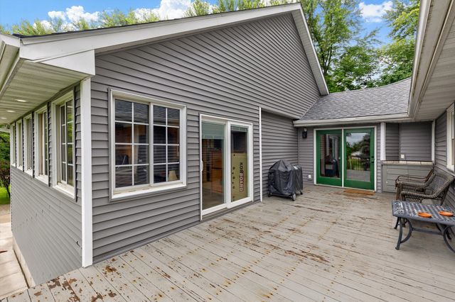 10211 NW 80th Lane, Johnston, IA 50131