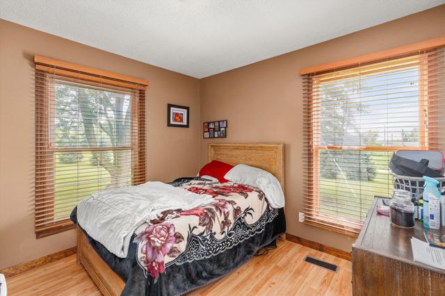 10211 NW 80th Lane, Johnston, IA 50131
