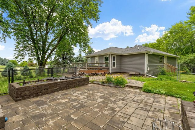 10211 NW 80th Lane, Johnston, IA 50131
