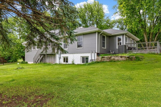 10211 NW 80th Lane, Johnston, IA 50131