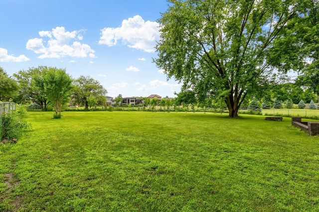 10211 NW 80th Lane, Johnston, IA 50131
