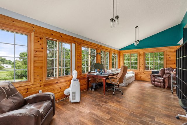 10211 NW 80th Lane, Johnston, IA 50131