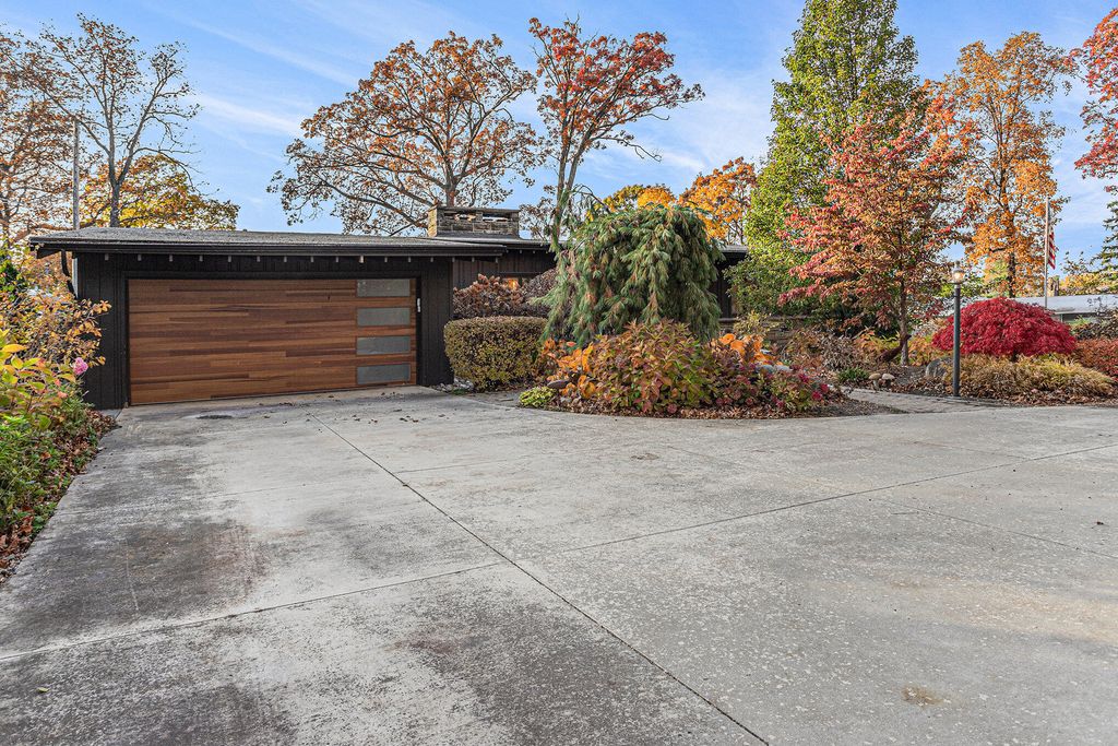 8 Hiawatha Drive, Battle Creek City, MI 49015