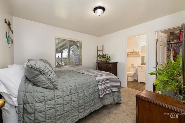 704 E Dooley Lane, Nampa, ID 83686