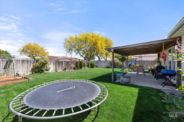 704 E Dooley Lane, Nampa, ID 83686