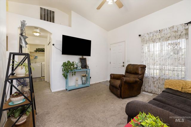 704 E Dooley Lane, Nampa, ID 83686