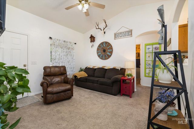 704 E Dooley Lane, Nampa, ID 83686