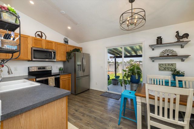 704 E Dooley Lane, Nampa, ID 83686