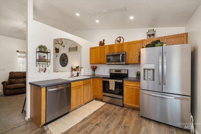 704 E Dooley Lane, Nampa, ID 83686