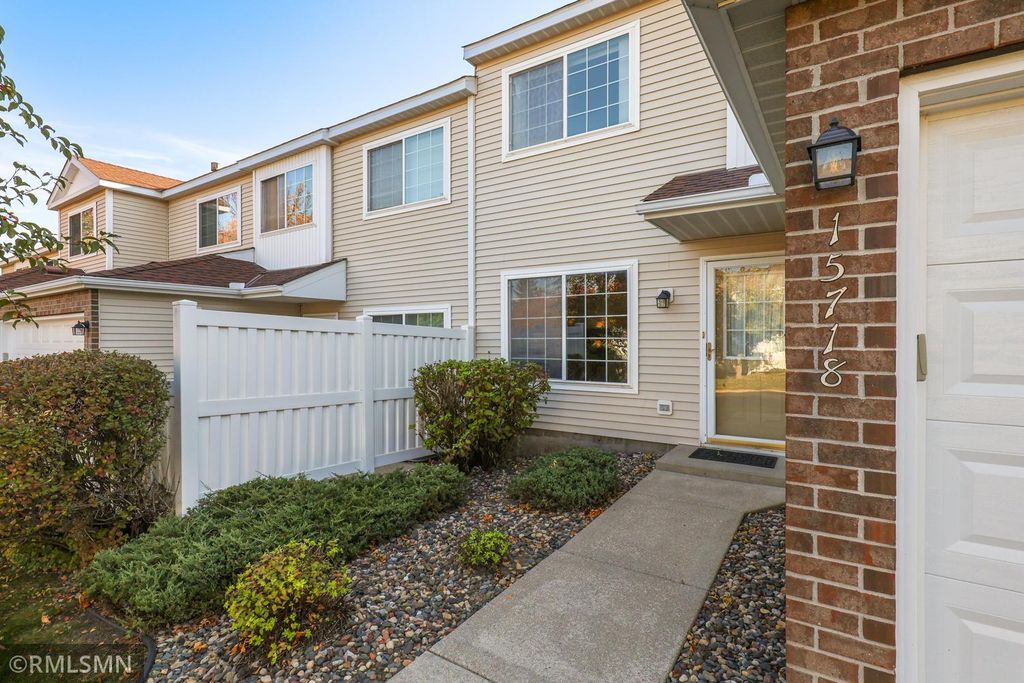 15718 Lower Fjord Way, Apple Valley, MN 55124 — photo 2