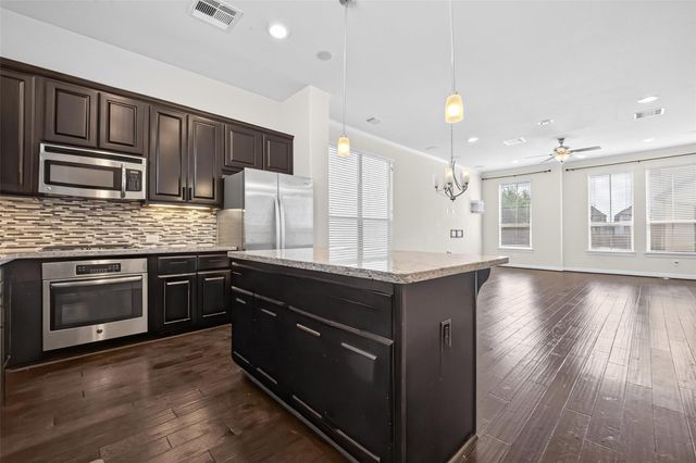 2707 Shadybrook Meadow Drive, Houston, TX 77080