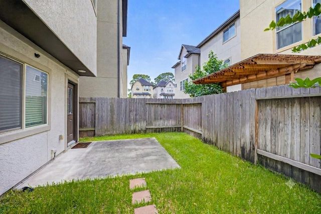 2707 Shadybrook Meadow Drive, Houston, TX 77080