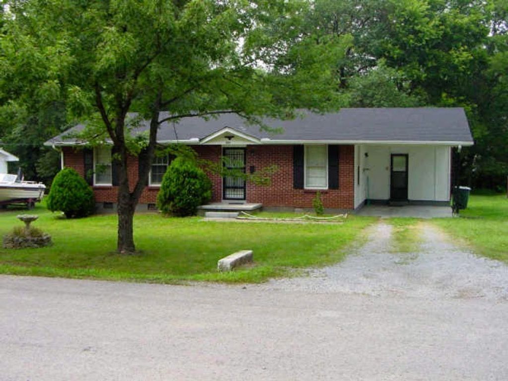 924 Oleander Dr, Gallatin, TN 37066