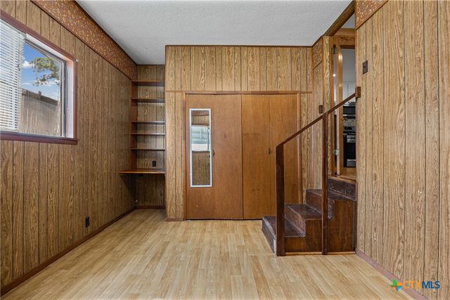 914 Plum Street, Lockhart, TX 78644