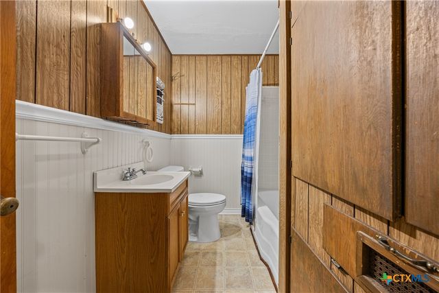914 Plum Street, Lockhart, TX 78644