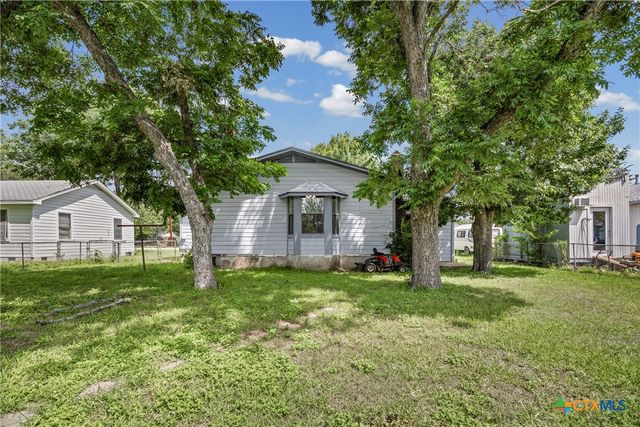 914 Plum Street, Lockhart, TX 78644