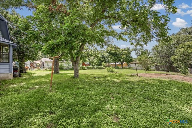 914 Plum Street, Lockhart, TX 78644