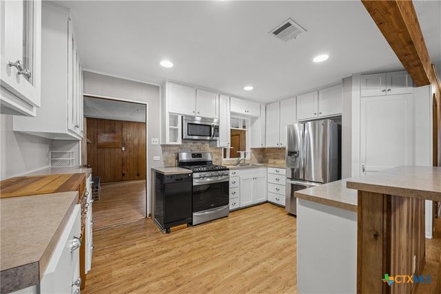 914 Plum Street, Lockhart, TX 78644