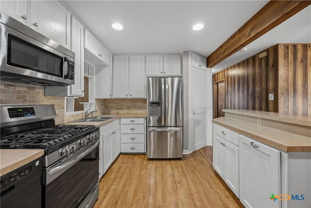 914 Plum Street, Lockhart, TX 78644
