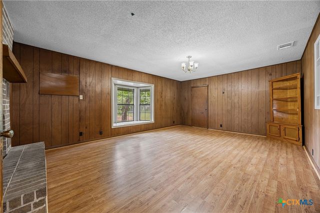914 Plum Street, Lockhart, TX 78644