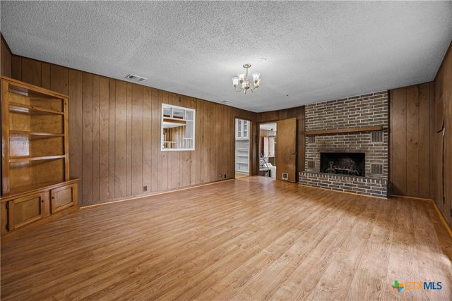 914 Plum Street, Lockhart, TX 78644