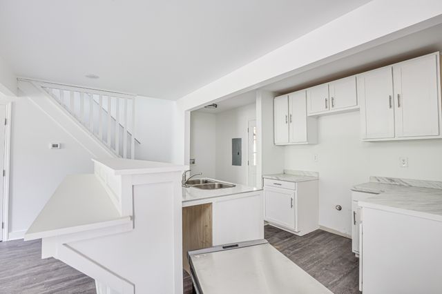 249 Sunrise Ave, Nashville, TN 37211