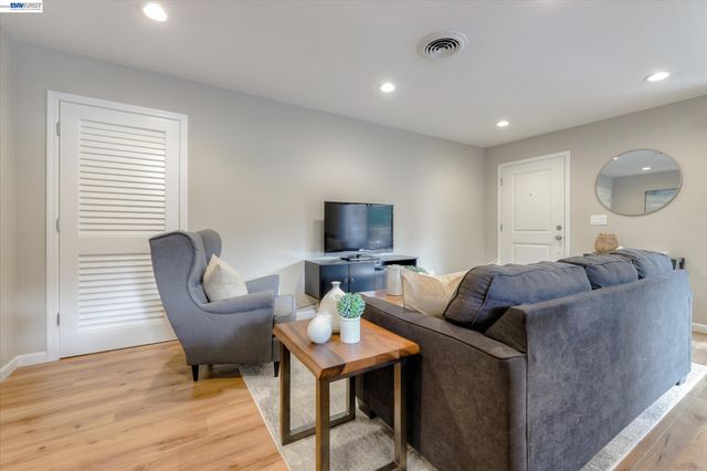 50 Casa Maria Ct A, Alamo, CA 94507