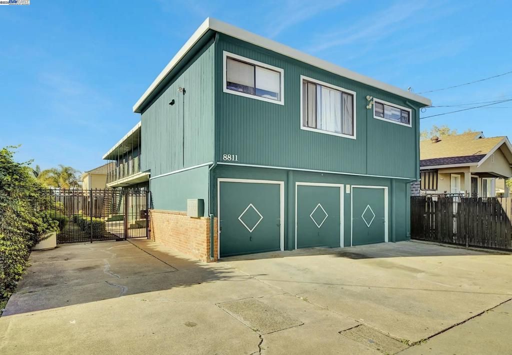 8811 A St, Oakland, CA 94621