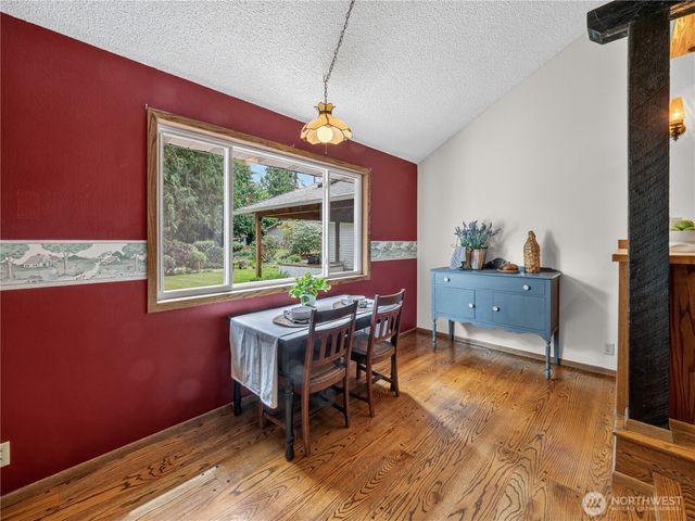 3306 217th Place SE, Sammamish, WA 98075