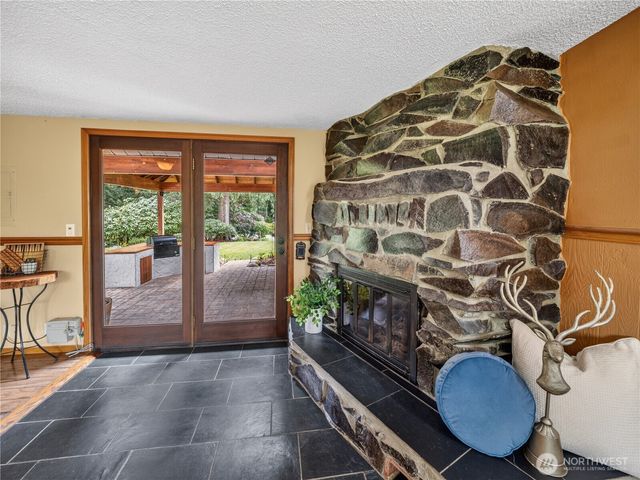 3306 217th Place SE, Sammamish, WA 98075