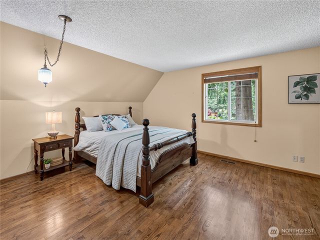 3306 217th Place SE, Sammamish, WA 98075