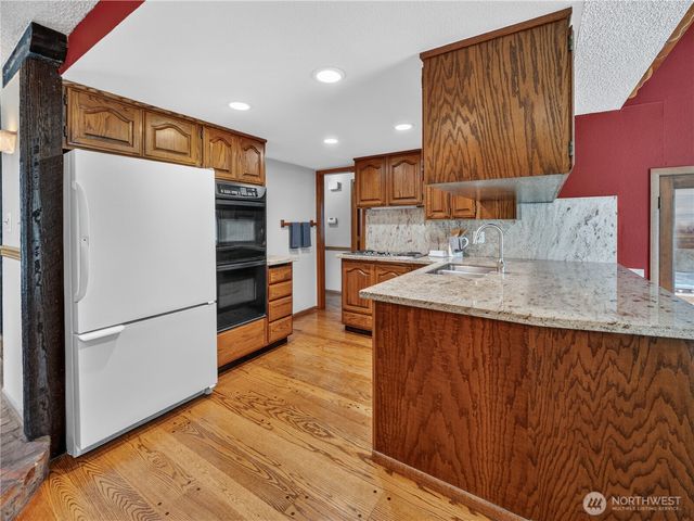 3306 217th Place SE, Sammamish, WA 98075