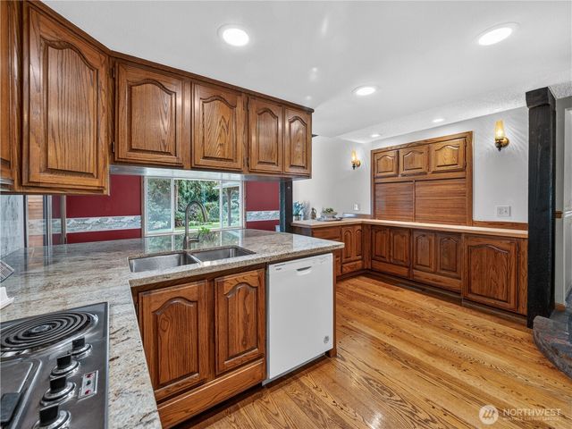 3306 217th Place SE, Sammamish, WA 98075