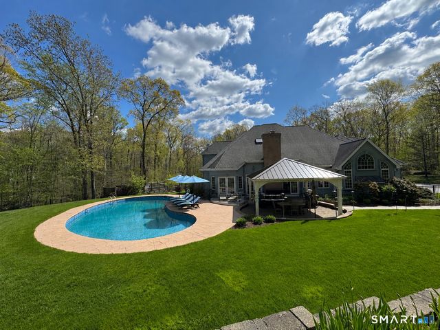 350 Squaw Lane, Guilford, CT 06437