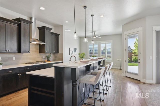 10103 W Twisted Vine Ct, Star, ID 83669