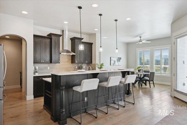 10103 W Twisted Vine Ct, Star, ID 83669