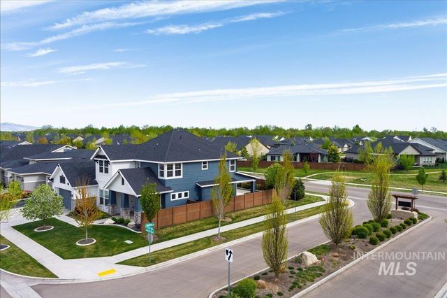 10103 W Twisted Vine Ct, Star, ID 83669