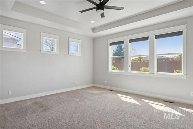 10103 W Twisted Vine Ct, Star, ID 83669