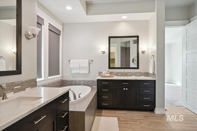 10103 W Twisted Vine Ct, Star, ID 83669