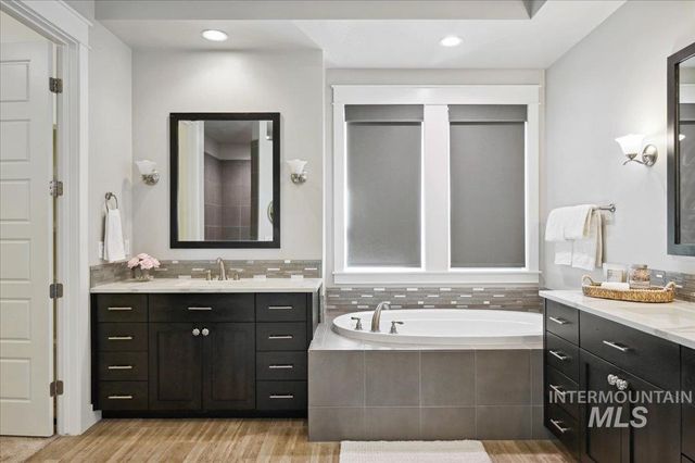 10103 W Twisted Vine Ct, Star, ID 83669