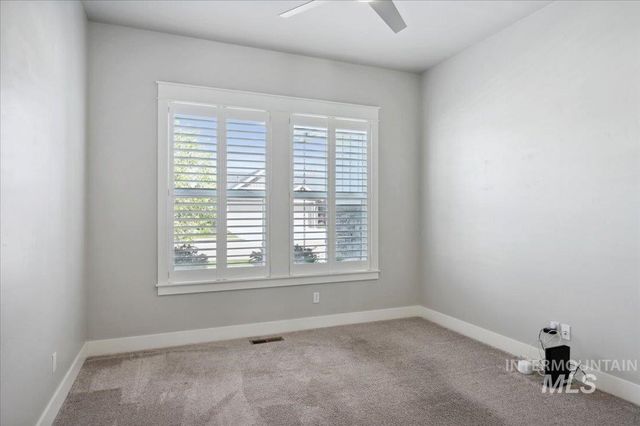 10103 W Twisted Vine Ct, Star, ID 83669