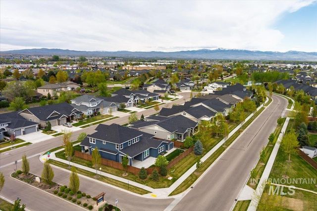 10103 W Twisted Vine Ct, Star, ID 83669