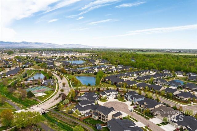10103 W Twisted Vine Ct, Star, ID 83669