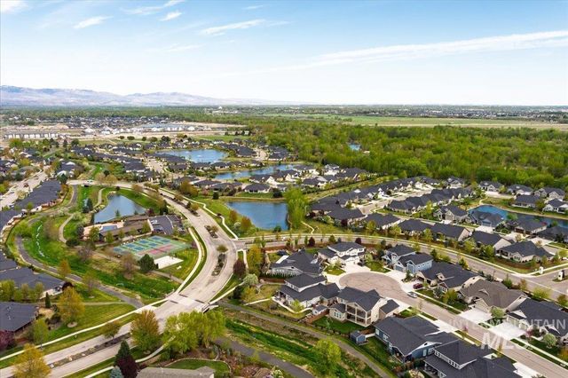 10103 W Twisted Vine Ct, Star, ID 83669