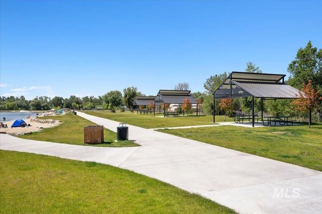 10103 W Twisted Vine Ct, Star, ID 83669